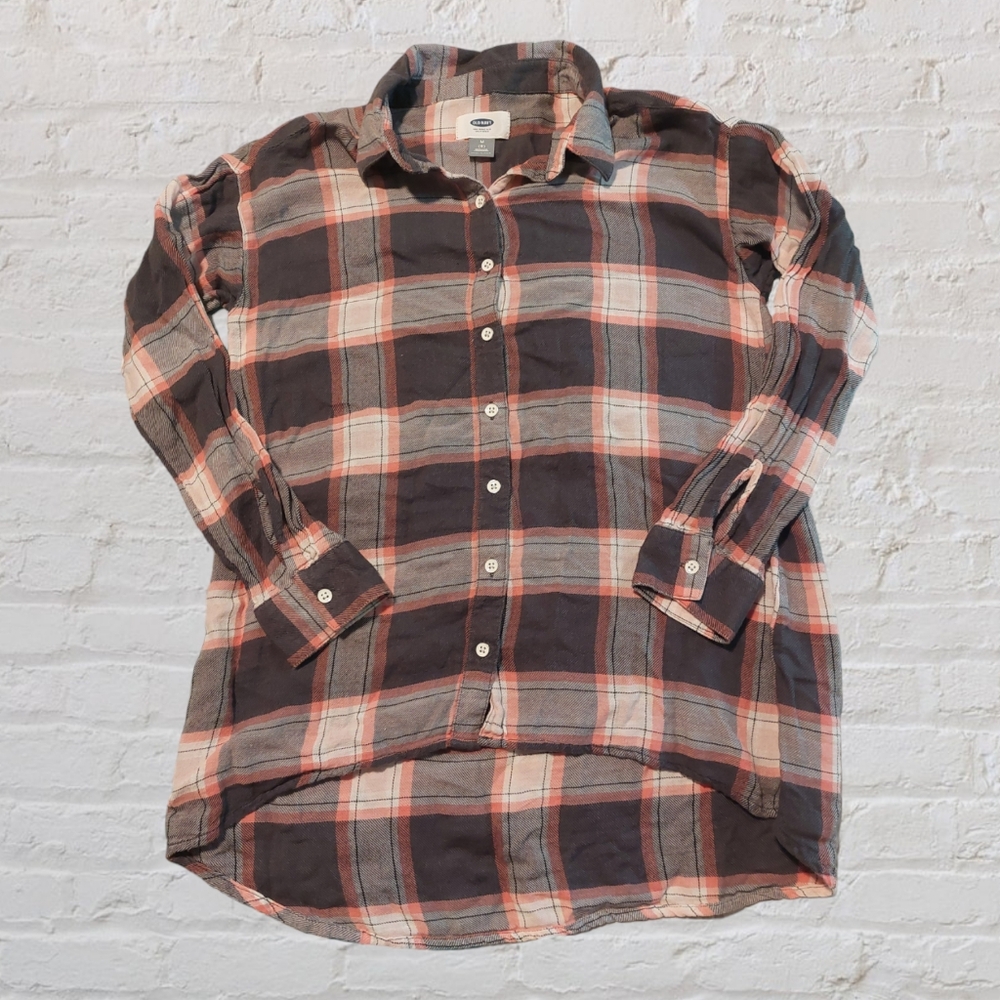 Old Navy salmon/gray plaid button up flannel girls size 8 (M)